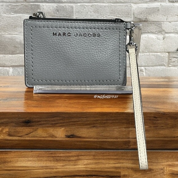 MARC JACOBS Top Zip Leather Wristlet in Marshmallow Multi NWT